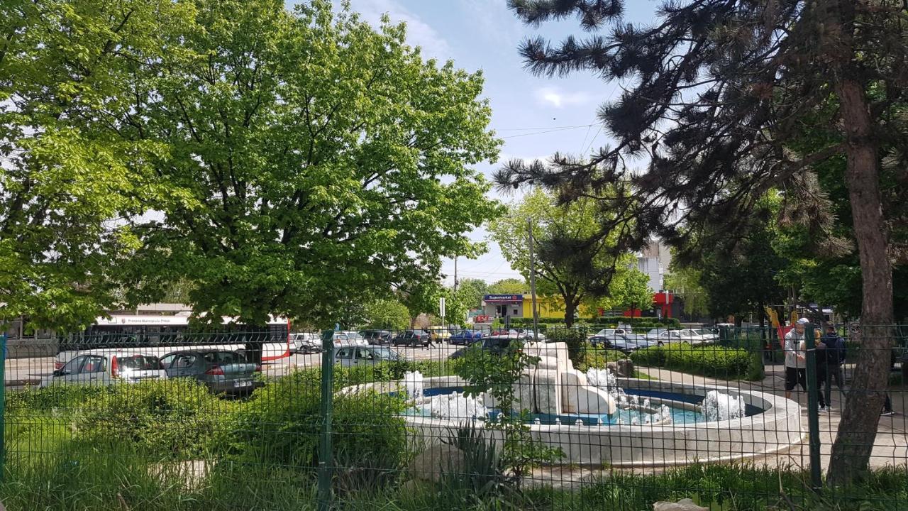 Lucky Apartment Питещ Екстериор снимка